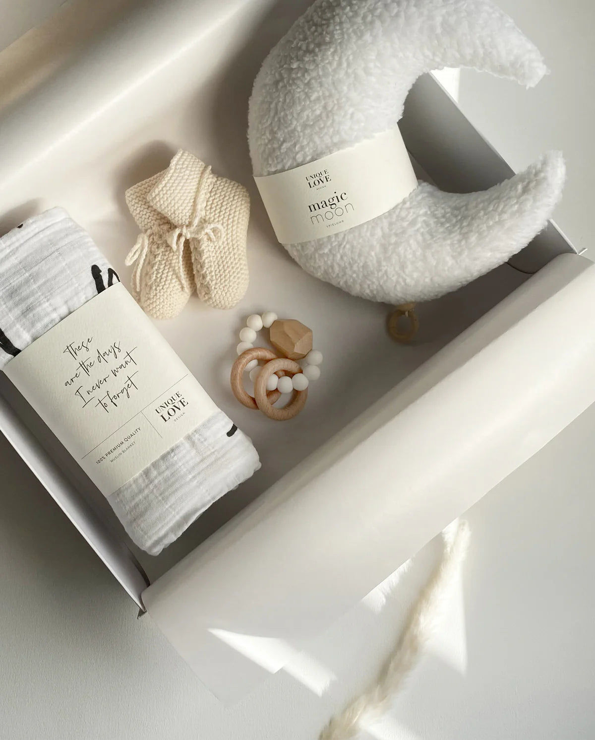 LIEBE SCHENKEN | NEWBORNBOX - LOVE YOU TO THE MOON AND BACK