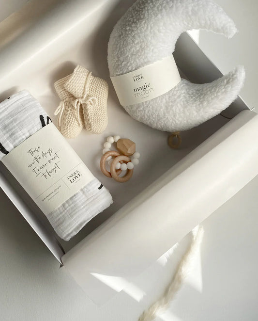 LIEBE SCHENKEN | NEWBORNBOX - LOVE YOU TO THE MOON AND BACK