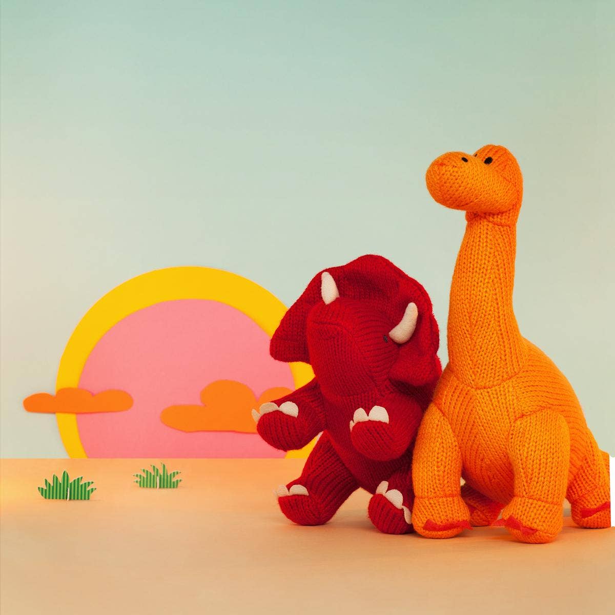 Dino Kuschel Rassel – Diplodocus in Orange