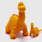 Orange Diplodocus gestrickt aus Bio-Baumwolle