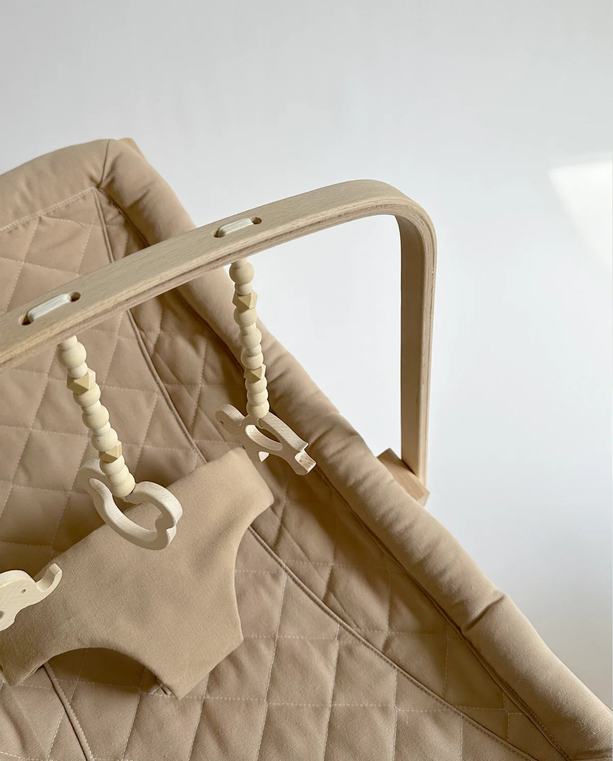 BABYWIPPE & SPIELBOGEN - BISCUIT BROWN