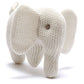 Gestrickte weiße Baby-Rassel aus Bio-Baumwolle in Elefantenform